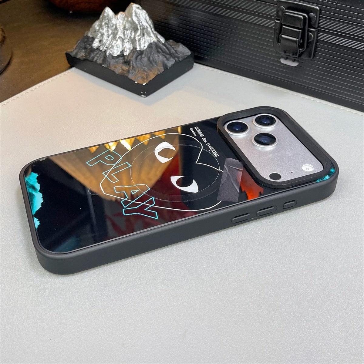 Etui na iPhone'a z motywem serca x MagSafe