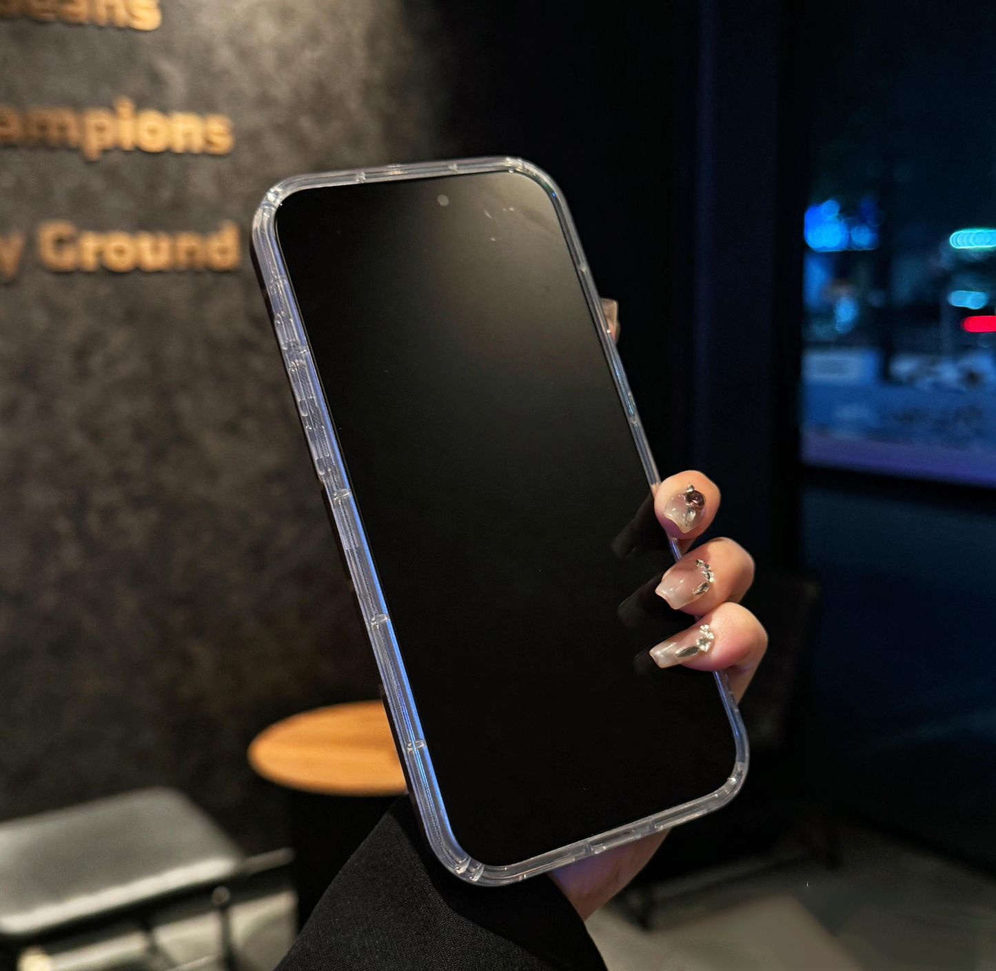 Luxusní magnetické pouzdro na telefon kompatibilní s MagSafe s odnímatelným stojánkem na airbag