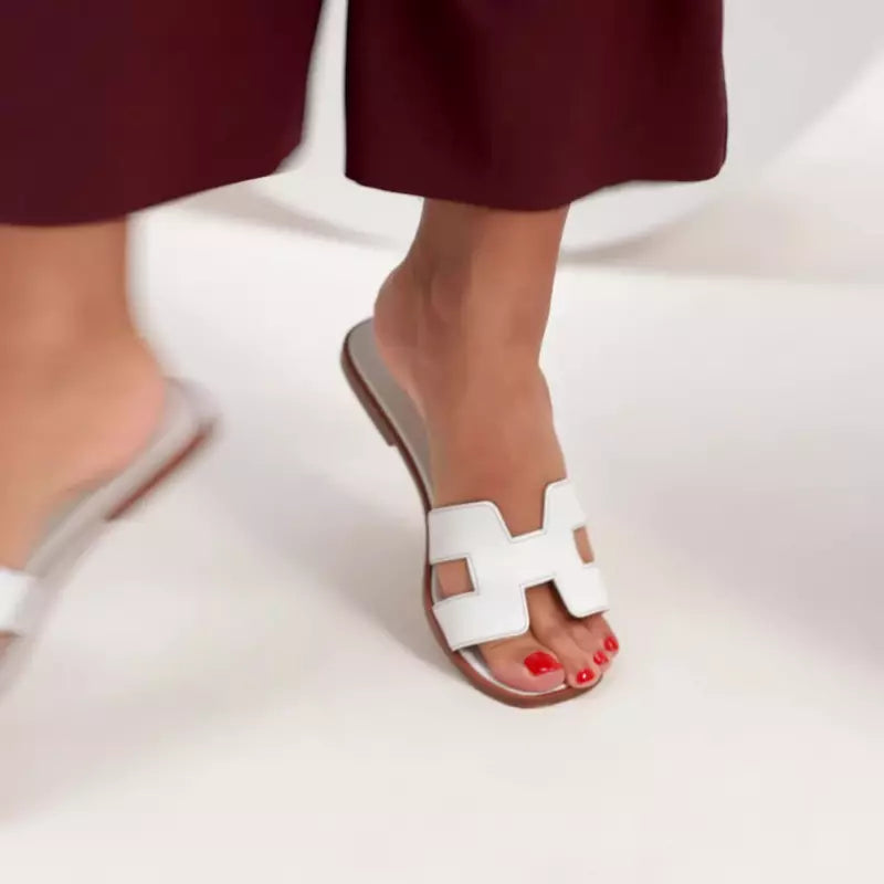 Minimal Double H Logo Slides – Minimal schicke Sandalen