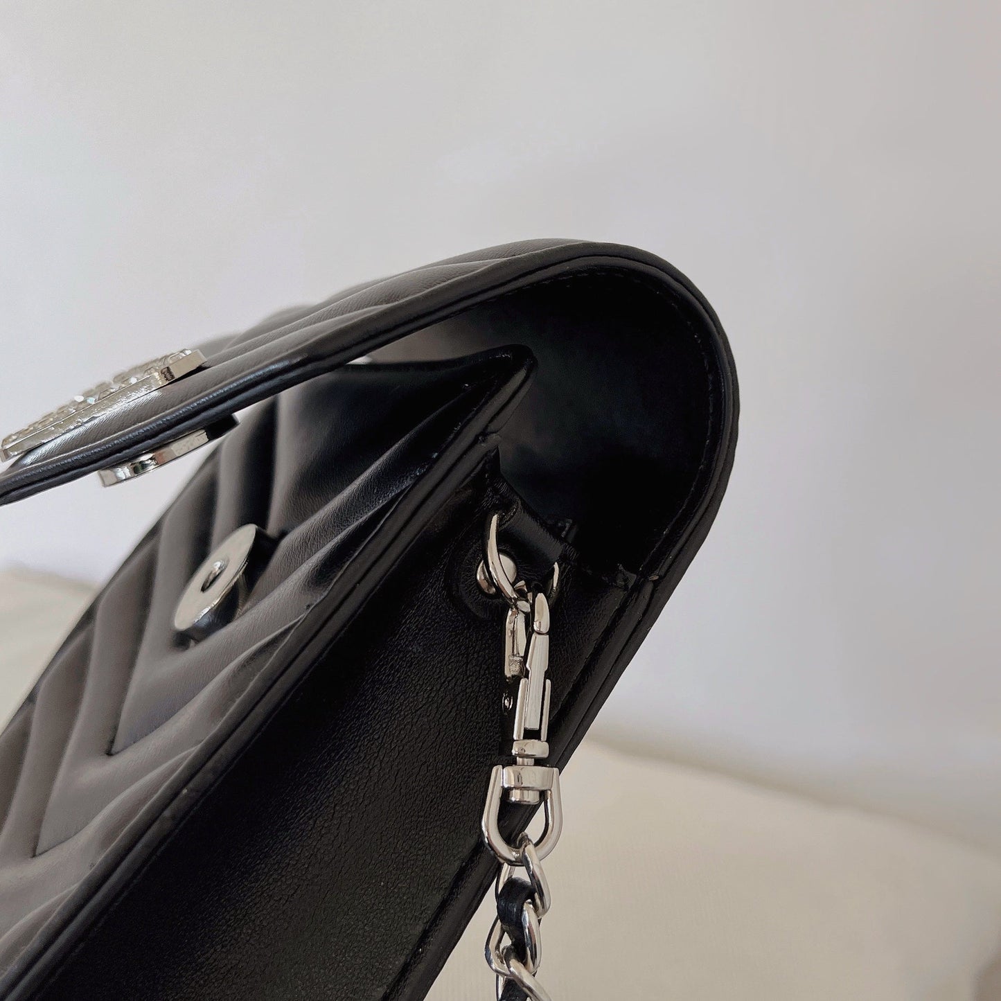 Skórzana torba na telefon typu crossbody