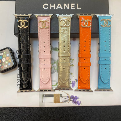 Lesklý kožený řemínek Apple Watch Luxusní kovové logo