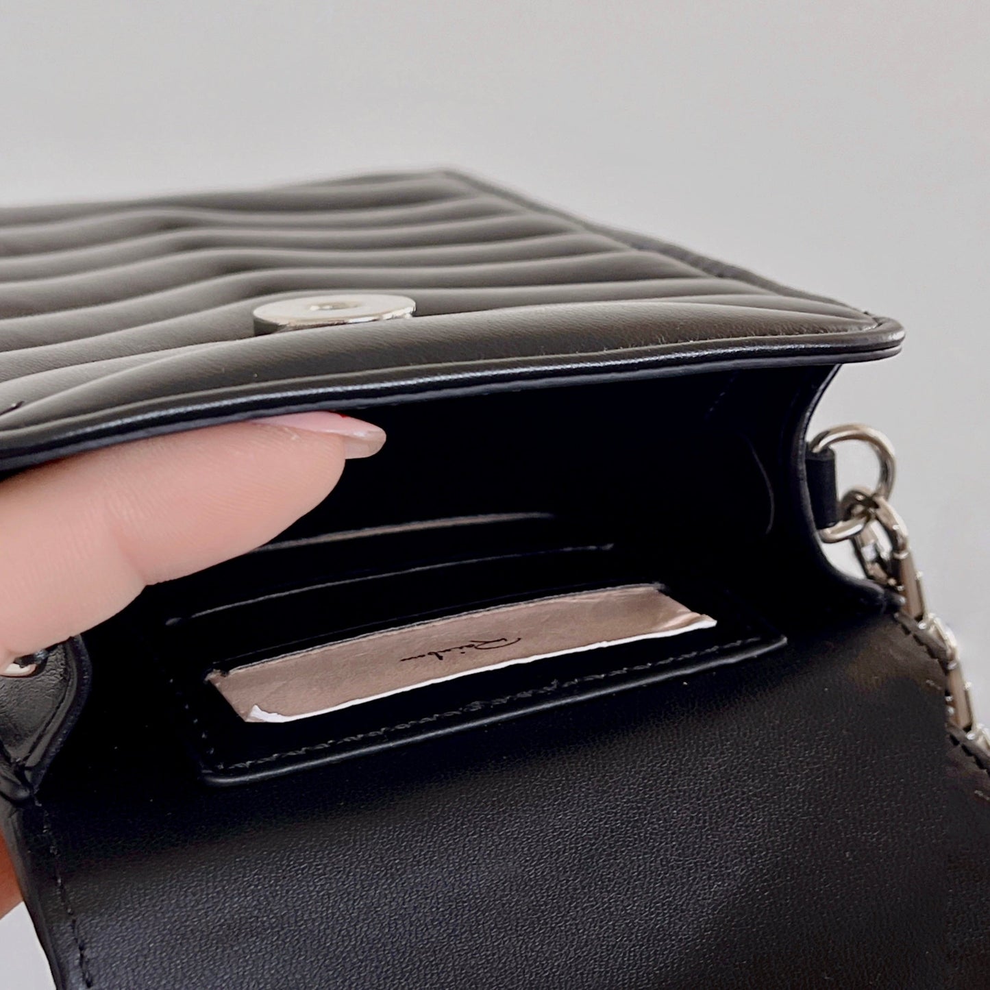 Skórzana torba na telefon typu crossbody