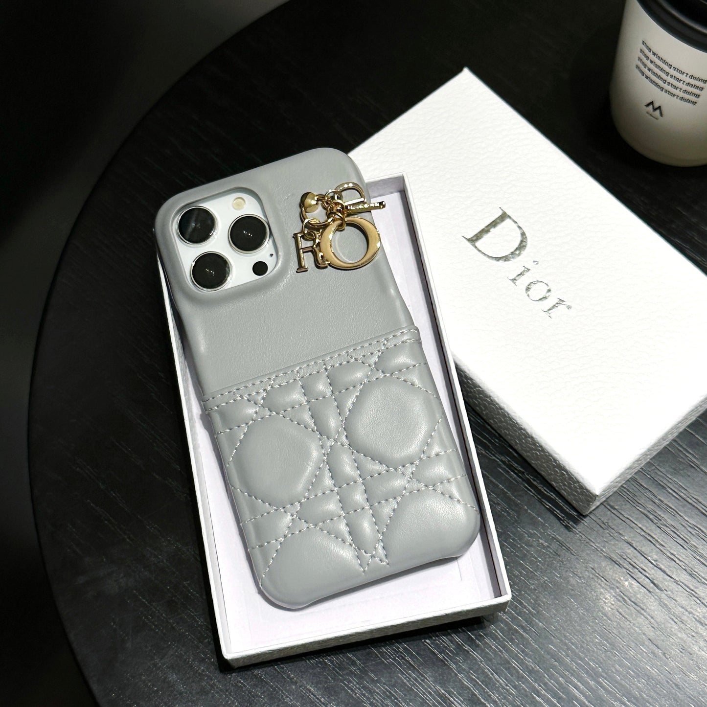 Módní kožené pouzdro na iPhone