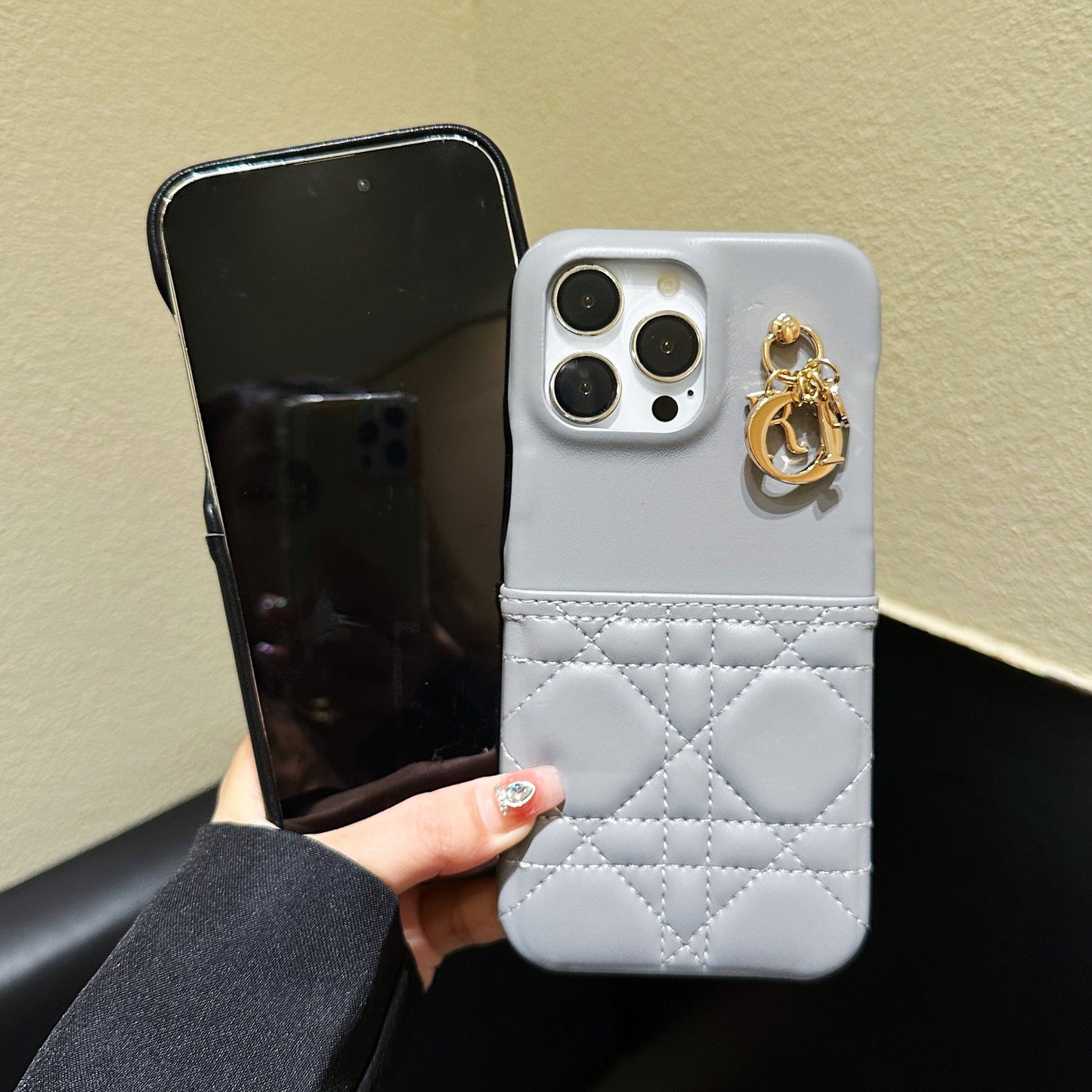 Módní kožené pouzdro na iPhone