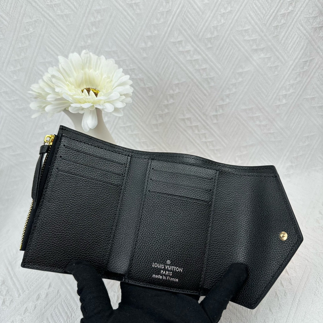L-Luxurious Fashion Wallet – Sophisticated and Functional