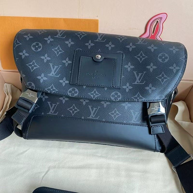 Módna a trendy taška Messenger
