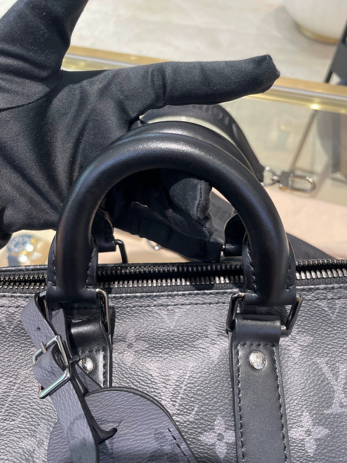 Luksus Leather Monogram Eclipse Canvas Duffle Bag