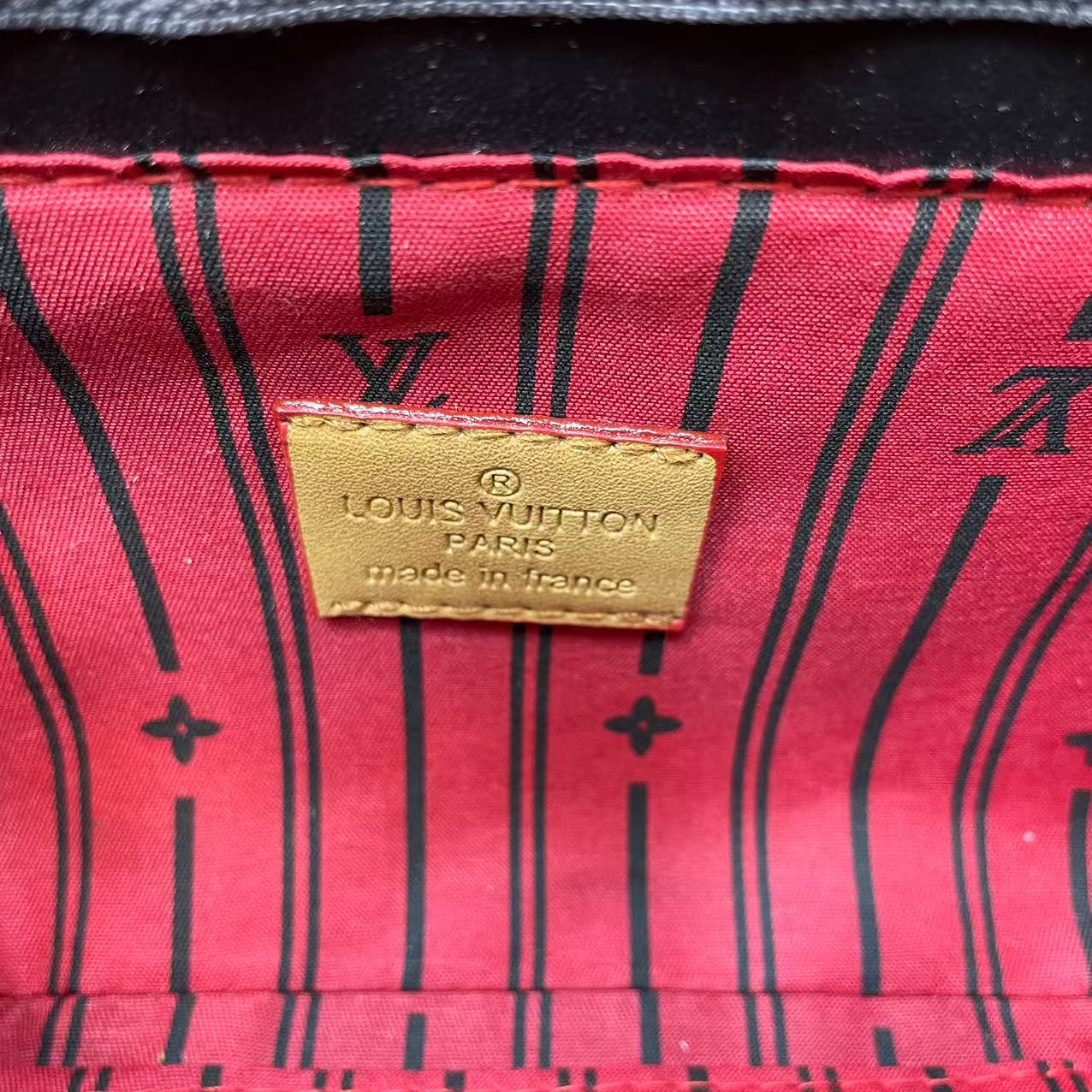 Taška přes rameno Vintage Lock Chain – klasický monogramový design