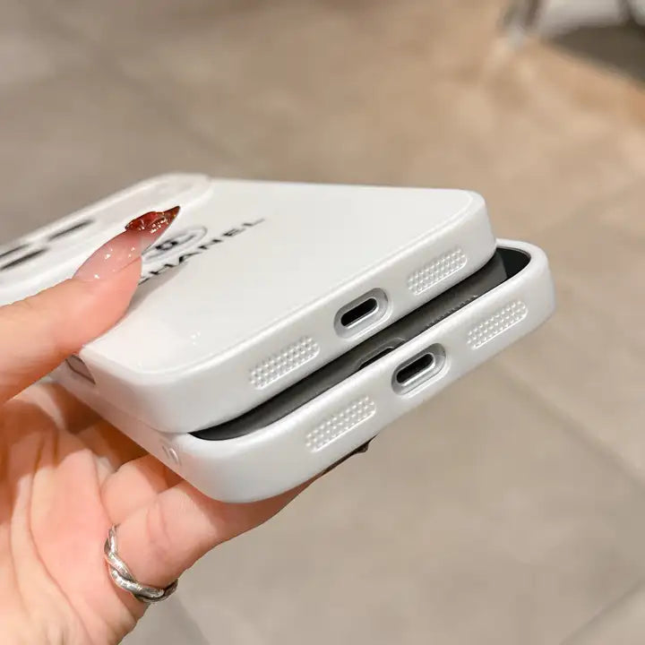 Cás iPhone Luxe Minimalist Clasaiceach - Eagrán Snasta Bán