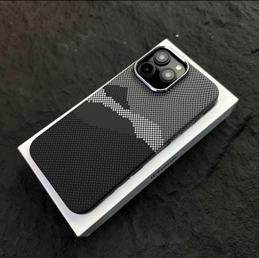 MagSafe-kompatible Handyhülle mit abstraktem Pixel-Design