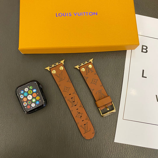 Armbånd med udskiftning af Apple med dekoration med nitter og monogram i relief URBÅND