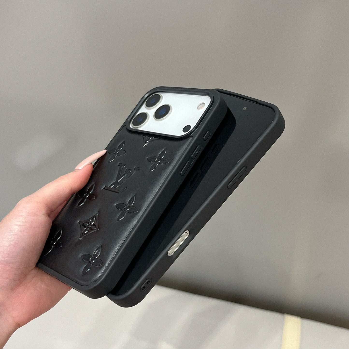 Luxuriöse Designer-iPhone-Hülle mit 3D-Prägung