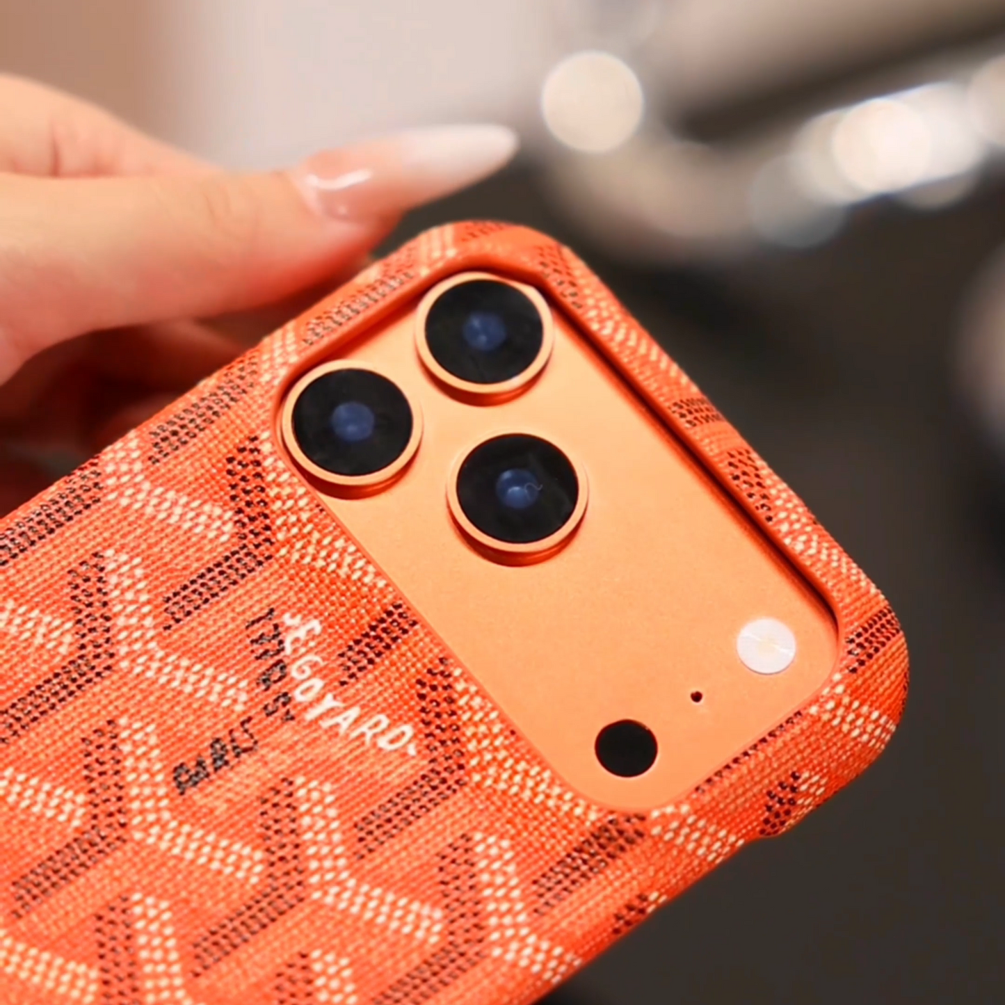 Coque iPhone orange texturée de luxe – Housse de protection élégante et résistante aux chocs