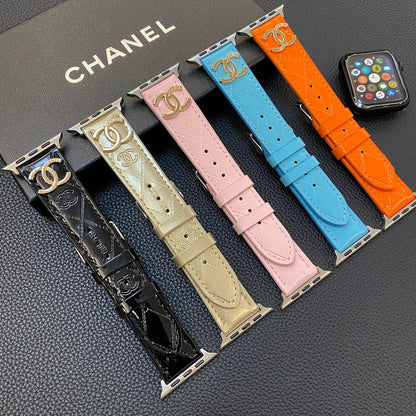 Lesklý kožený řemínek Apple Watch Luxusní kovové logo