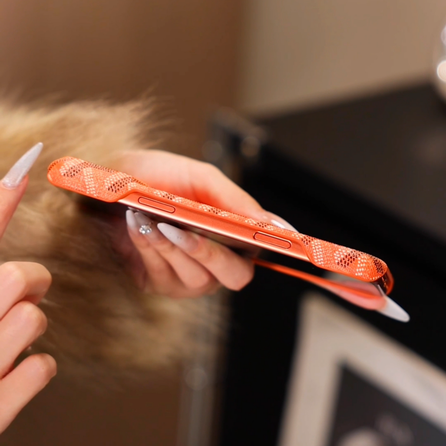 Coque iPhone orange texturée de luxe – Housse de protection élégante et résistante aux chocs