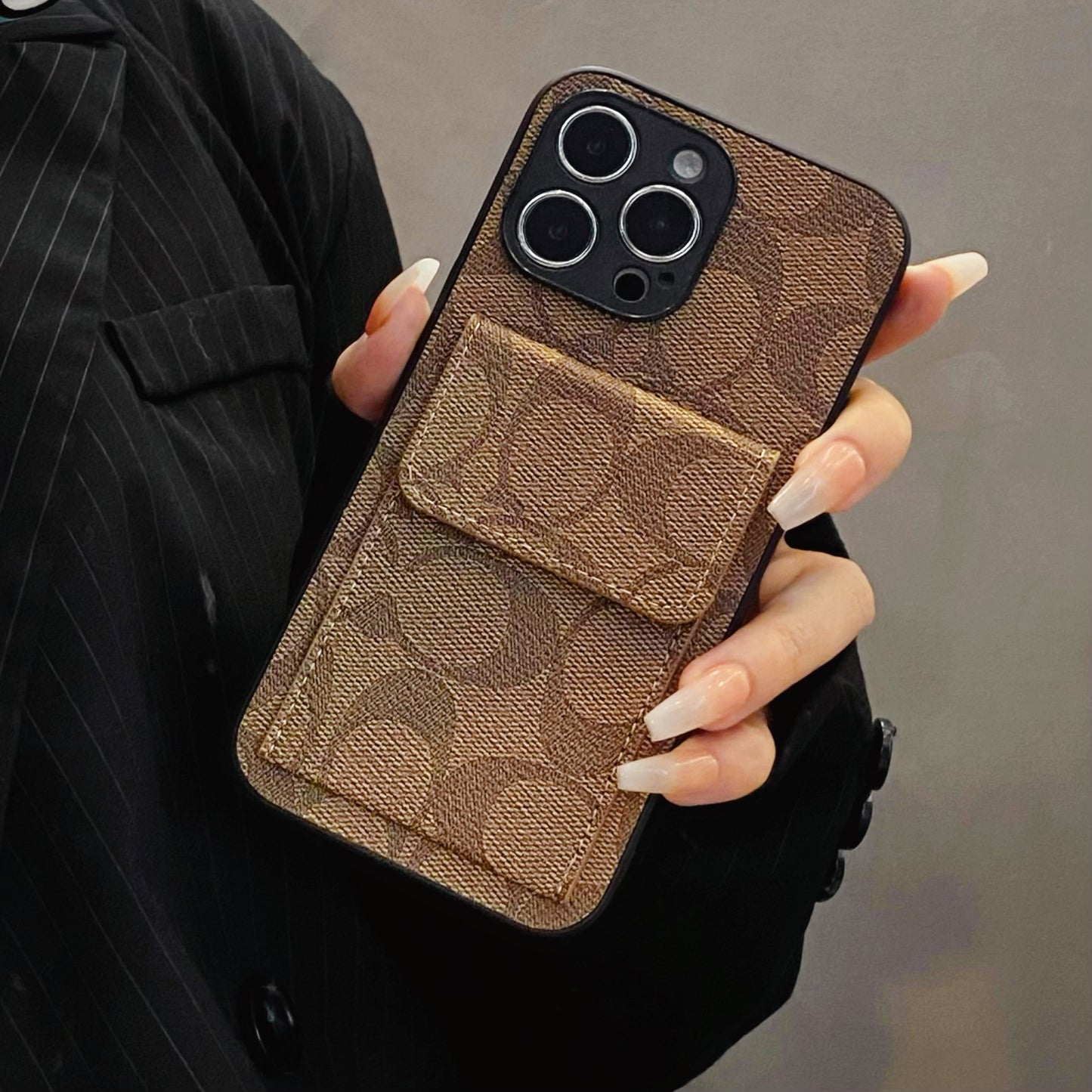 Klasické pouzdro na iPhone s peněženkou světle hnědé-HP240513