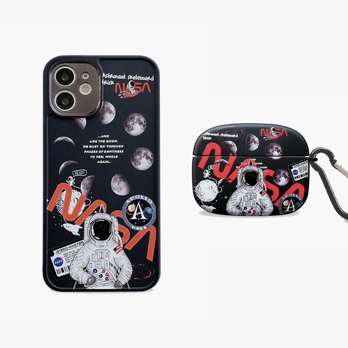 Begrenset svart Astronaut-telefon & AirPods-deksel | 2-pakning