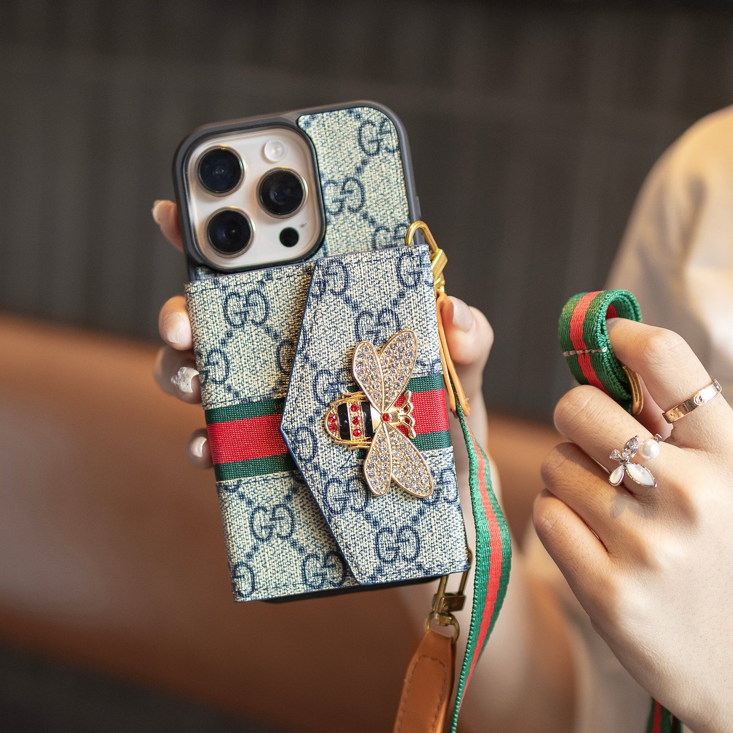 Premium geavanceerde crossbody-iPhone-hoes met kaarthouder & schouderband