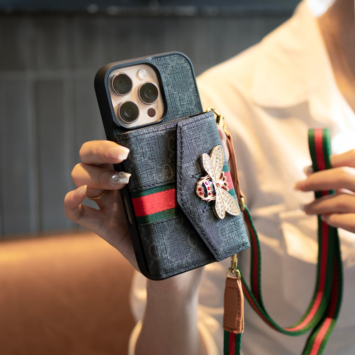 Premium geavanceerde crossbody-iPhone-hoes met kaarthouder & schouderband