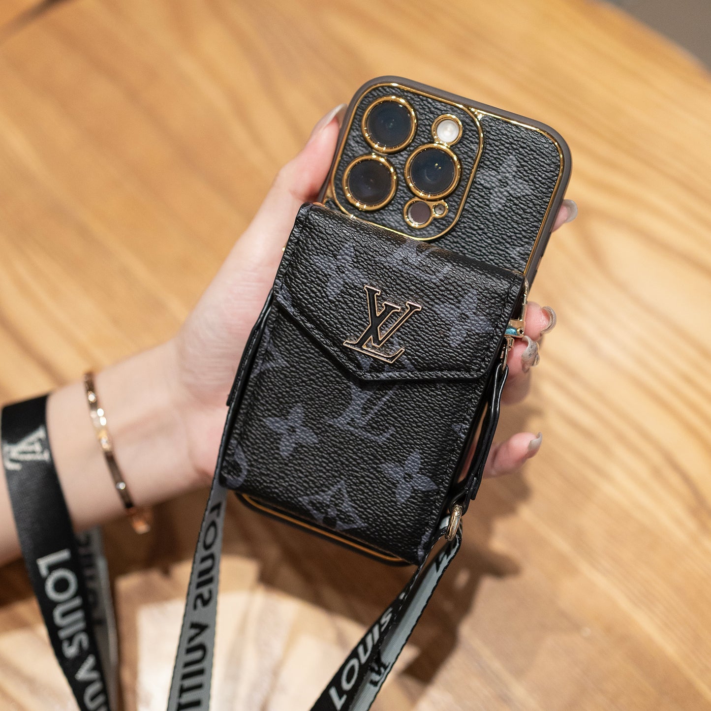 Klasické luxusní pouzdro na kartu iPhone