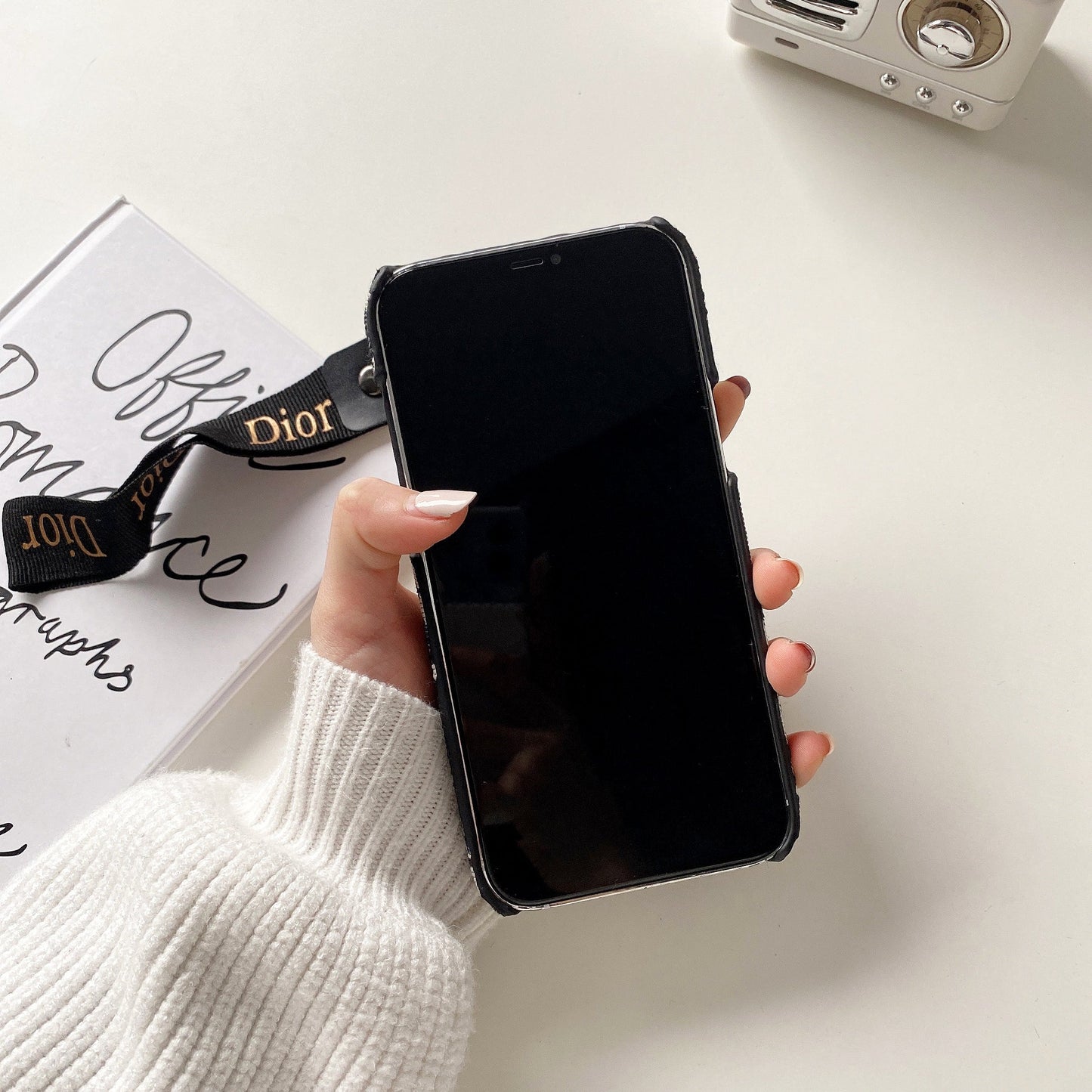 Mode etui til iPhone med rem Sort-GS240315