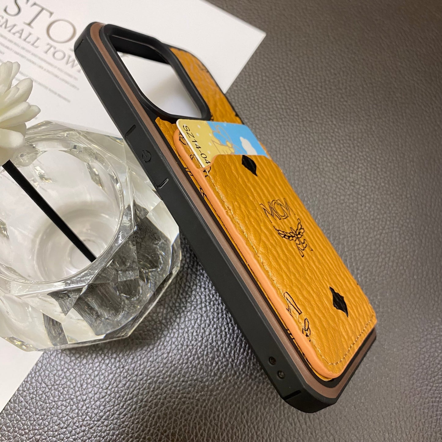 MCM iPhone ケース カードホルダー付き イエロー-MCK240603