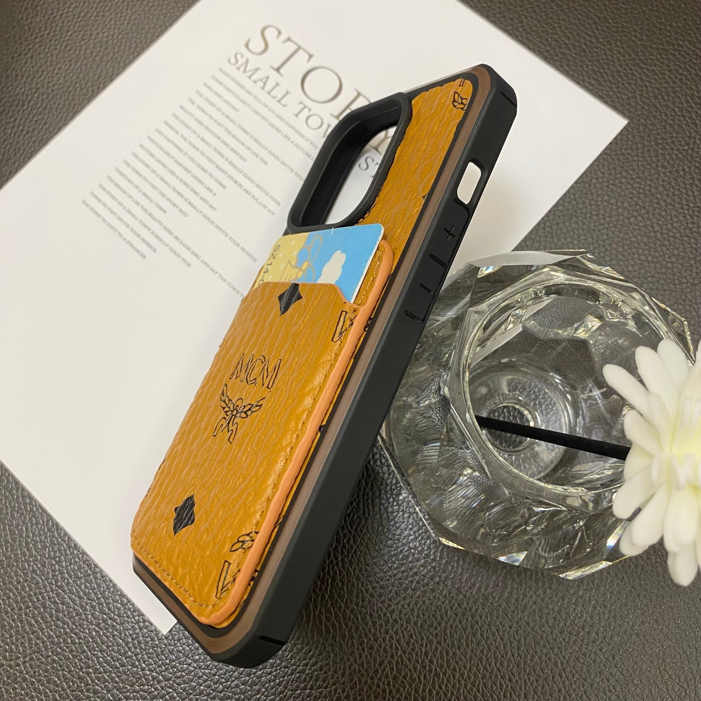 MCM iPhone ケース カードホルダー付き イエロー-MCK240603