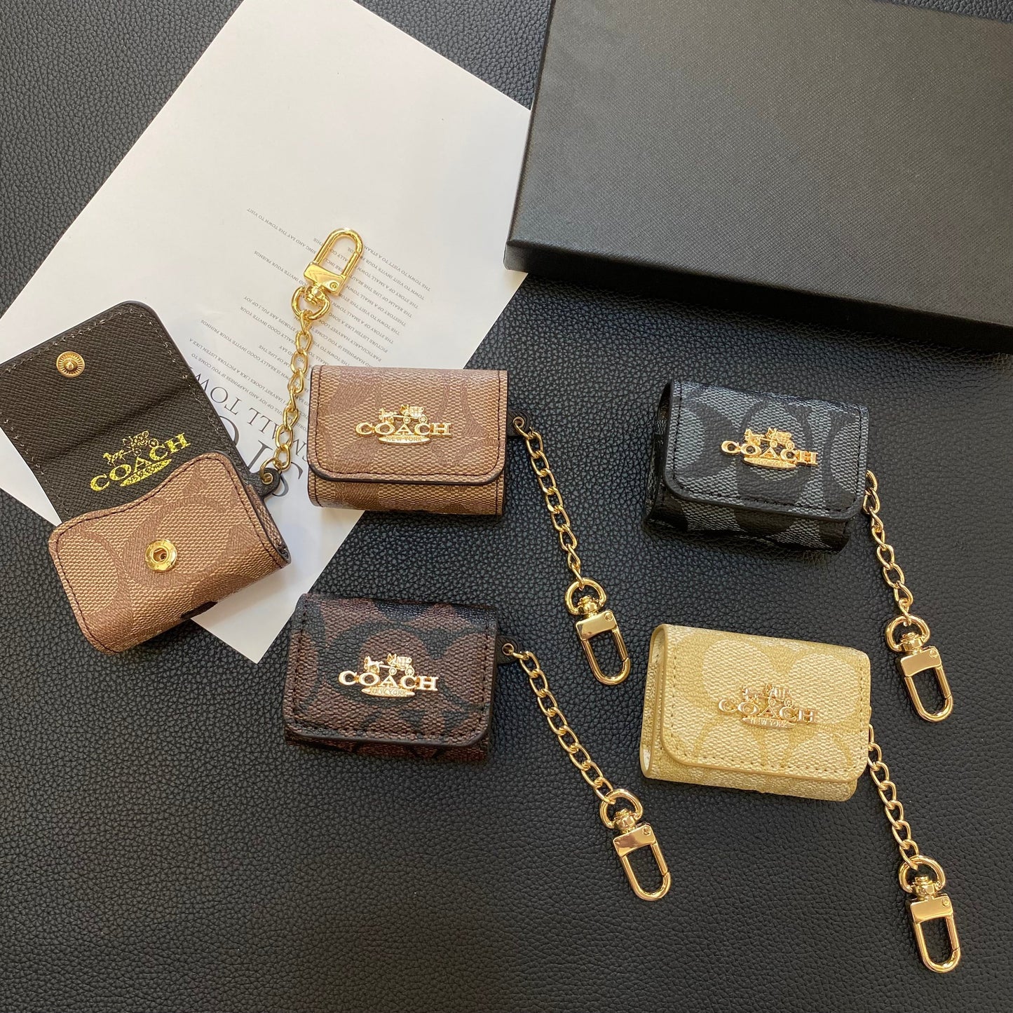Estojos luxuosos para AirPods Coach marrom claro-LGK240425