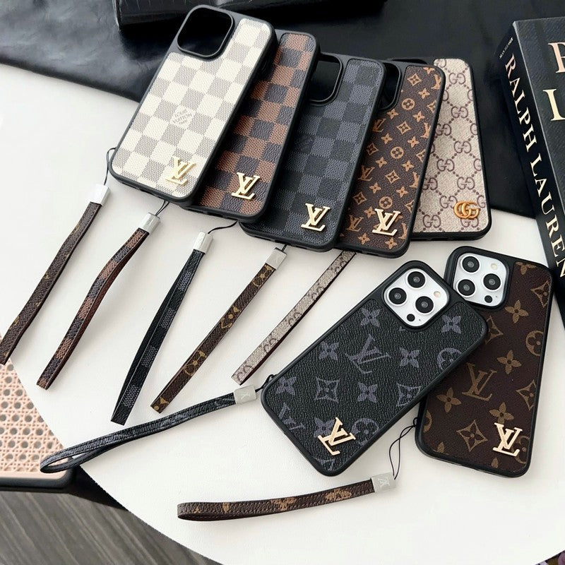 Luxuriöse klassische iPhone-Hülle mit brauner Handkette