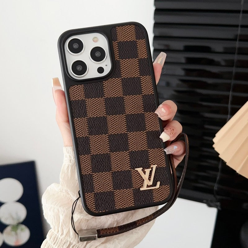 Luxuriöse klassische iPhone-Hülle mit brauner Handkette