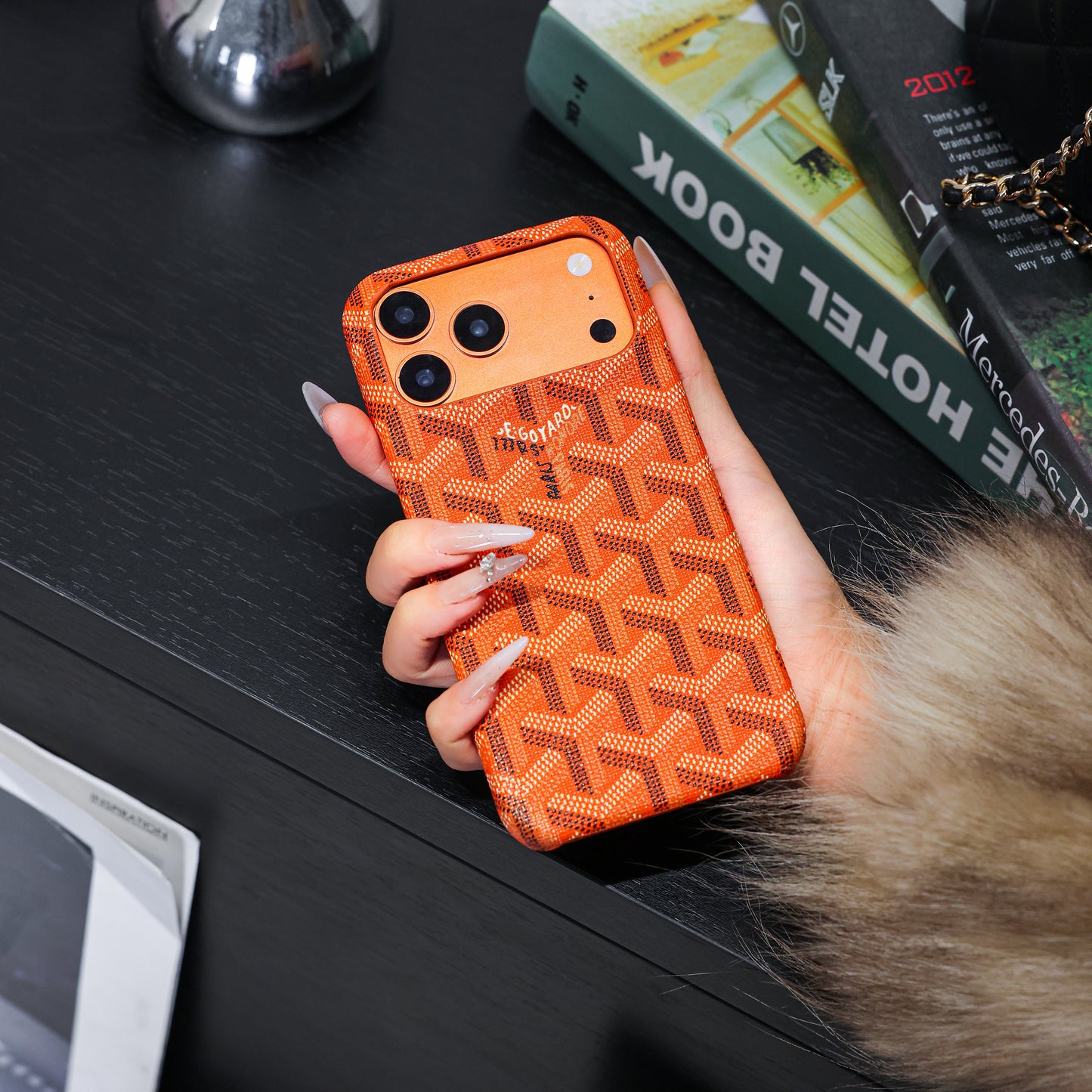 Coque iPhone orange texturée de luxe – Housse de protection élégante et résistante aux chocs