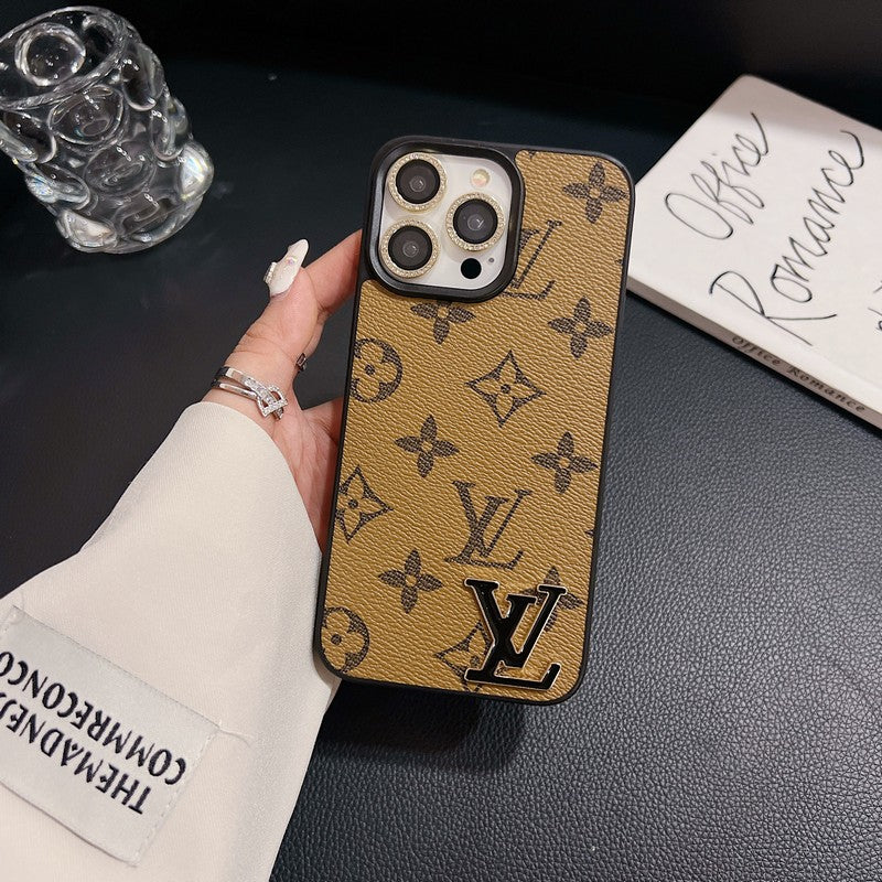 Luxusní kožené pouzdro na iPhone s černým logem