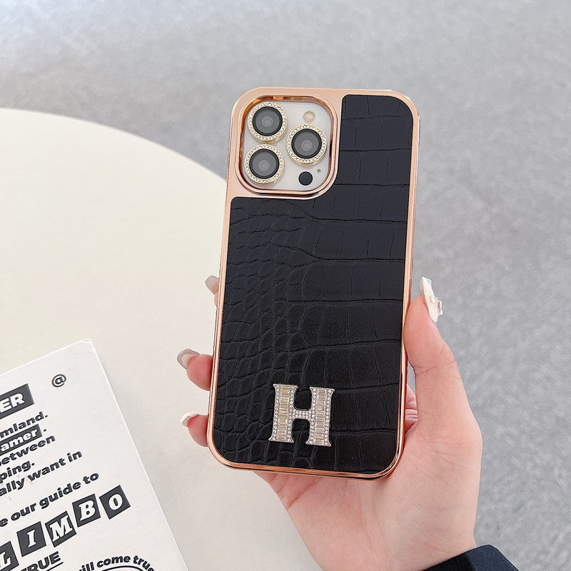 Klassische iPhone-Hülle aus Roségold mit Diamant-Logo