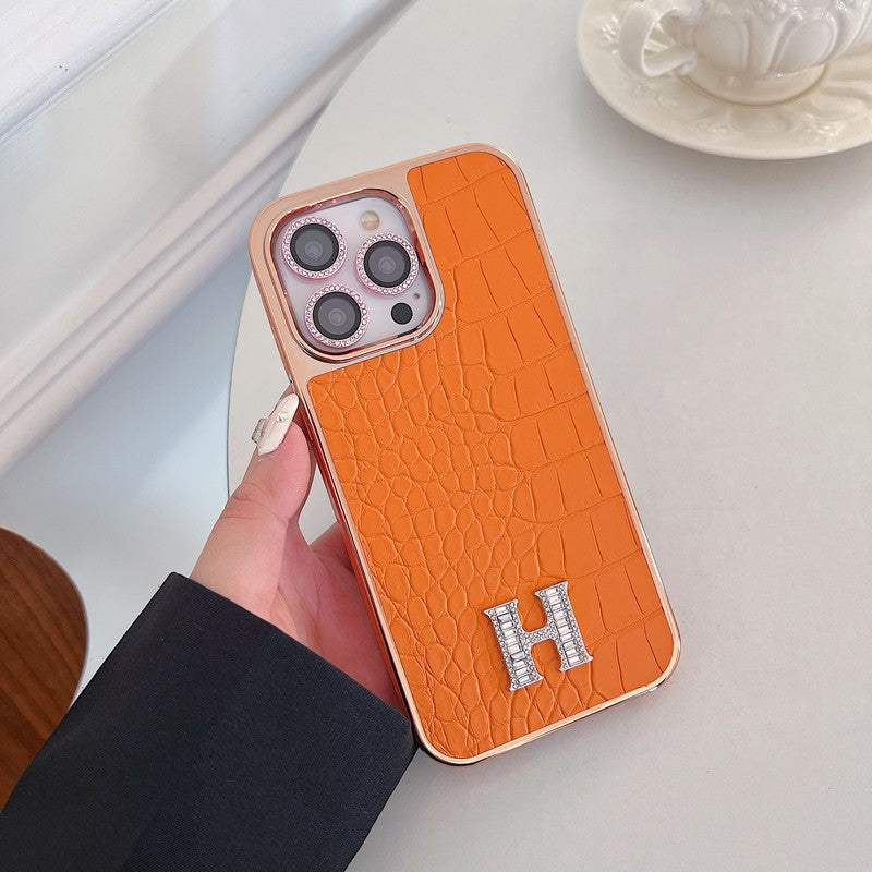 Klassische iPhone-Hülle aus Roségold mit Diamant-Logo