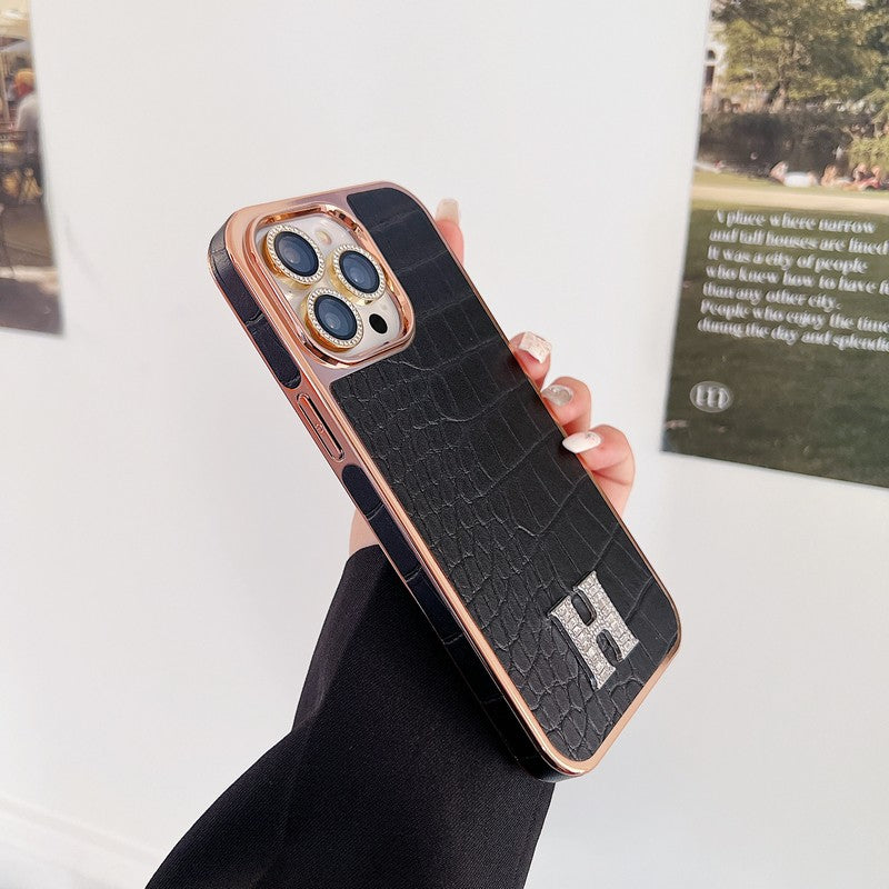 Klassische iPhone-Hülle aus Roségold mit Diamant-Logo