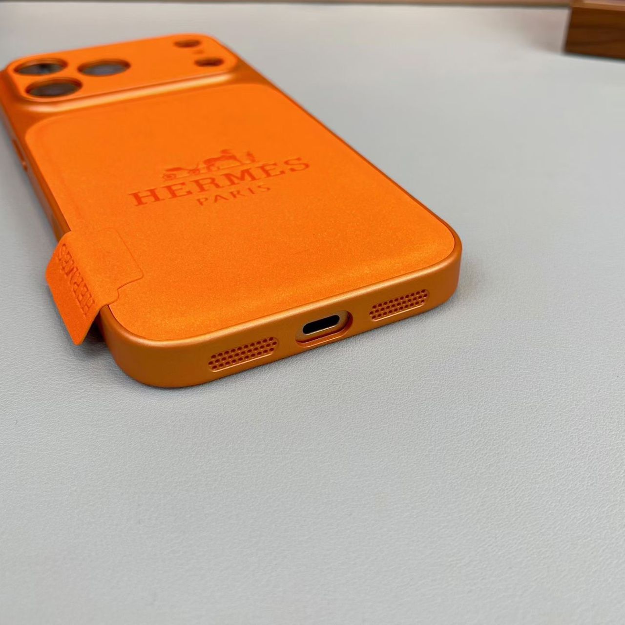 Cás iPhone Leathar Préimh Classices - Cosaint só