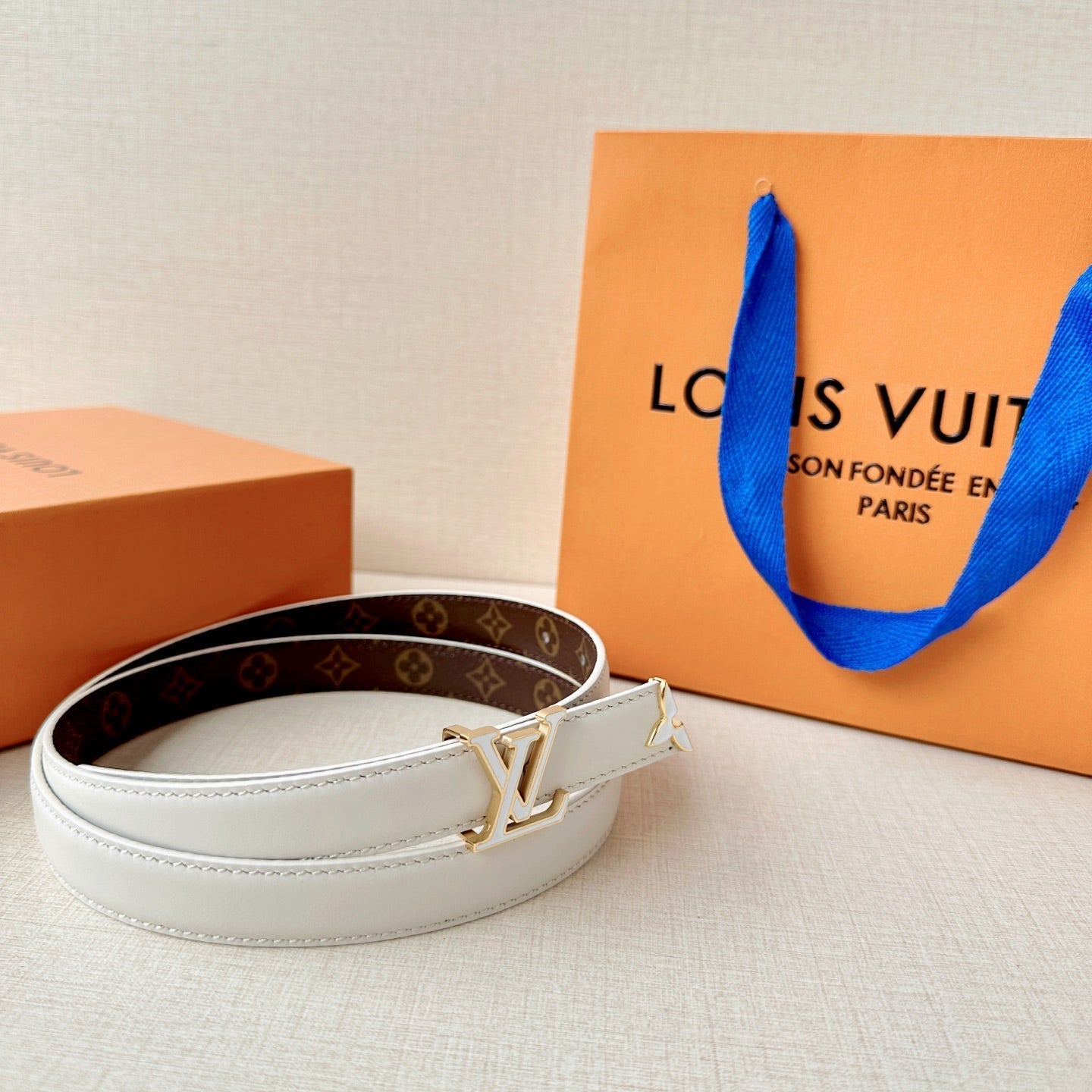 La ceinture pour femme monogramme de luxe