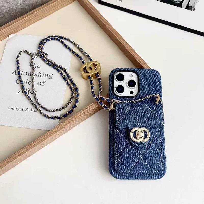 Gewatteerd crossbody-iPhone-hoesje met kettingriem & kaartvak