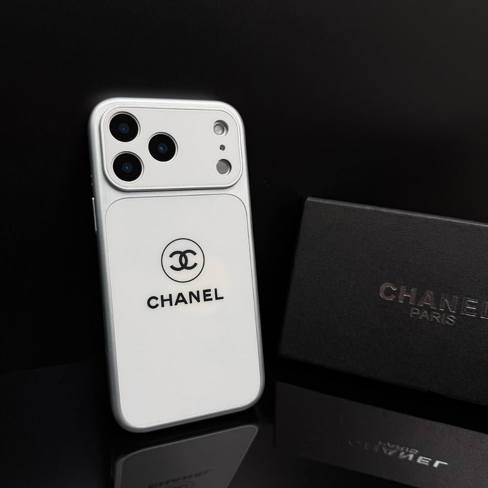 Minimalistický matný ochranný obal na iPhone
