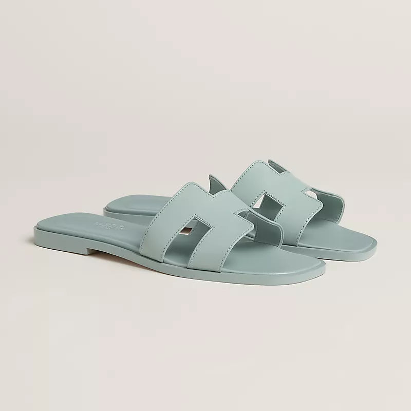 Minimal Double H Logo Slides – Minimal schicke Sandalen