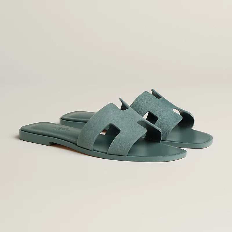 Minimal Double H Logo Slides – Minimal schicke Sandalen